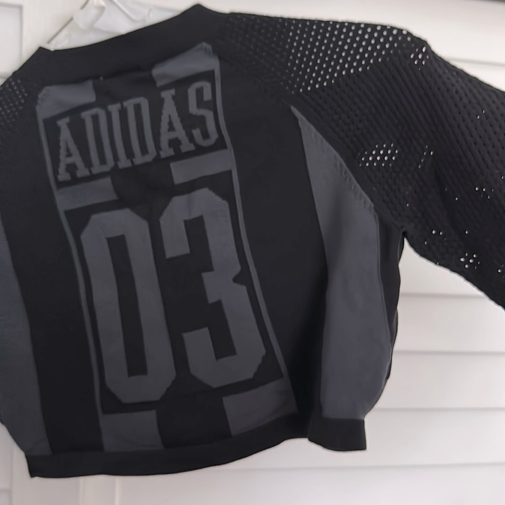Gym-beach-street ready for action and attention! Vertical black and gray lucky#3